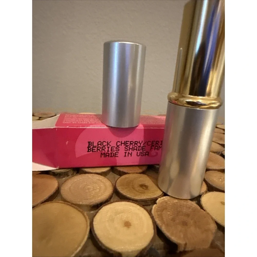 Mary Kay MK Signature Lipstick Black Cherry 2348/234800‎ .13oz New Discontinued